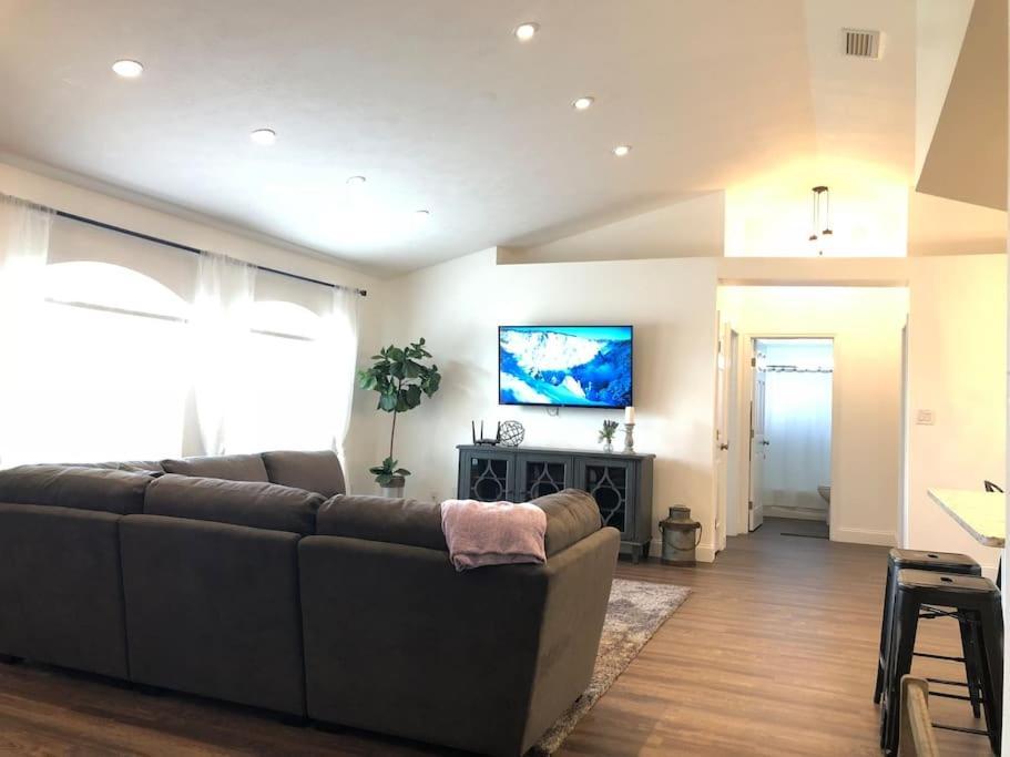 Beautiful Home Across The Street From Lake June! Lake Placid Zewnętrze zdjęcie