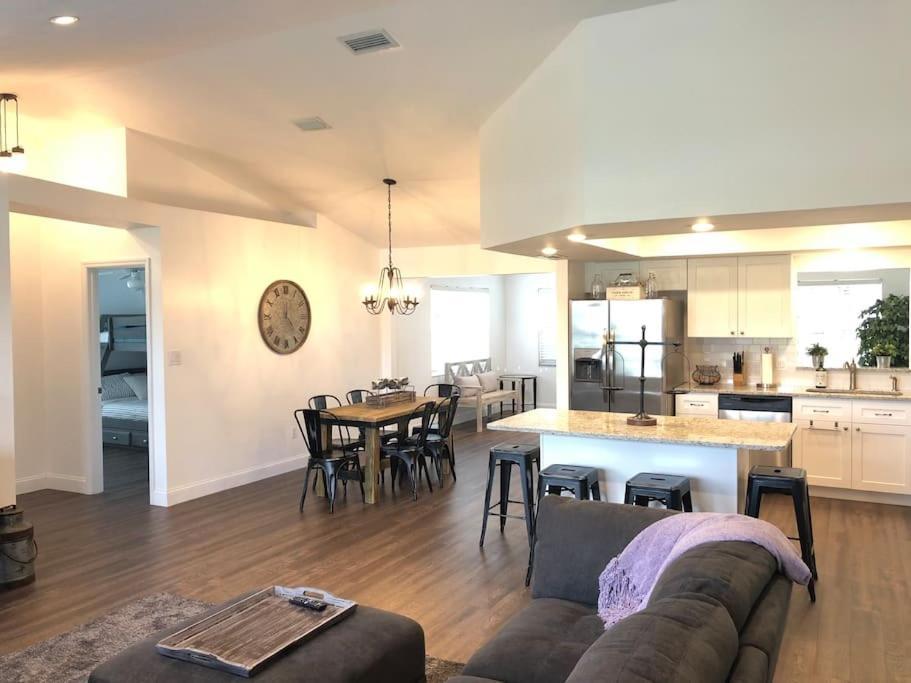 Beautiful Home Across The Street From Lake June! Lake Placid Zewnętrze zdjęcie